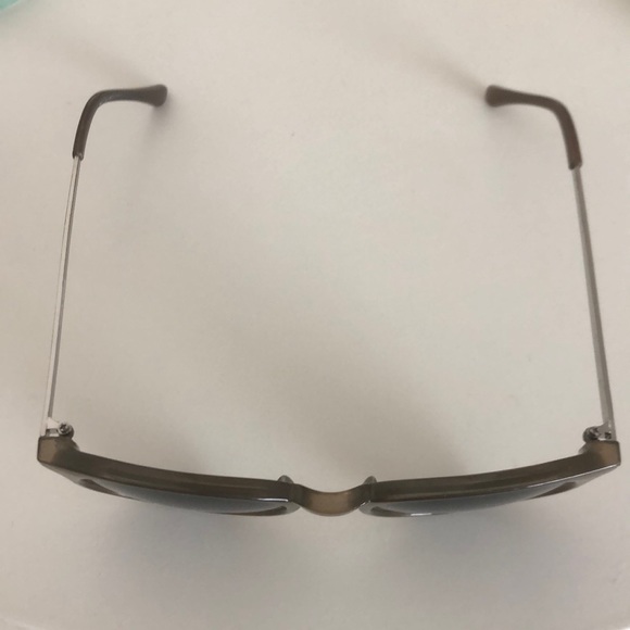 ☀️ Urban Outfitters Sunglasses - Picture 3 of 4